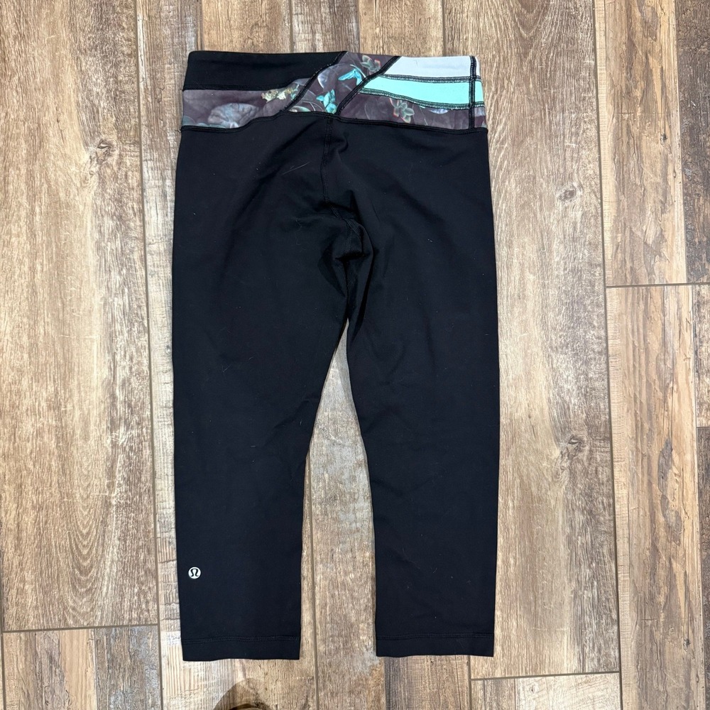 Lululemon Wunder‎ Under Crop Leggings Black Floral Mint Green Waistband Size 6 - Picture 2 of 5